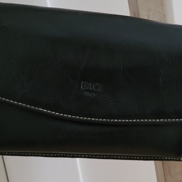 SOLD - Baci Italian Leather Crossbody Bag/Wallet - Picture 2 of 8